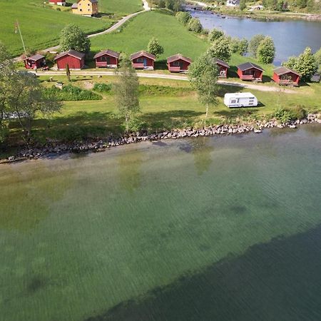Loken Camping - Trivelig Og Idyllisk Ved Vannet Hotel Olden Exterior foto