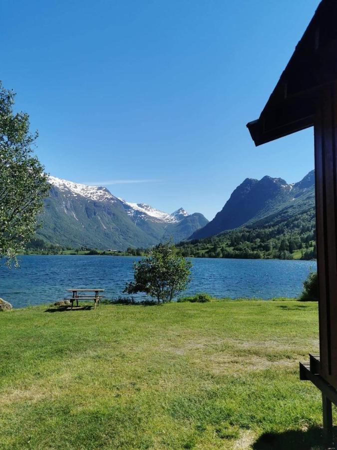 Loken Camping - Trivelig Og Idyllisk Ved Vannet Hotel Olden Exterior foto
