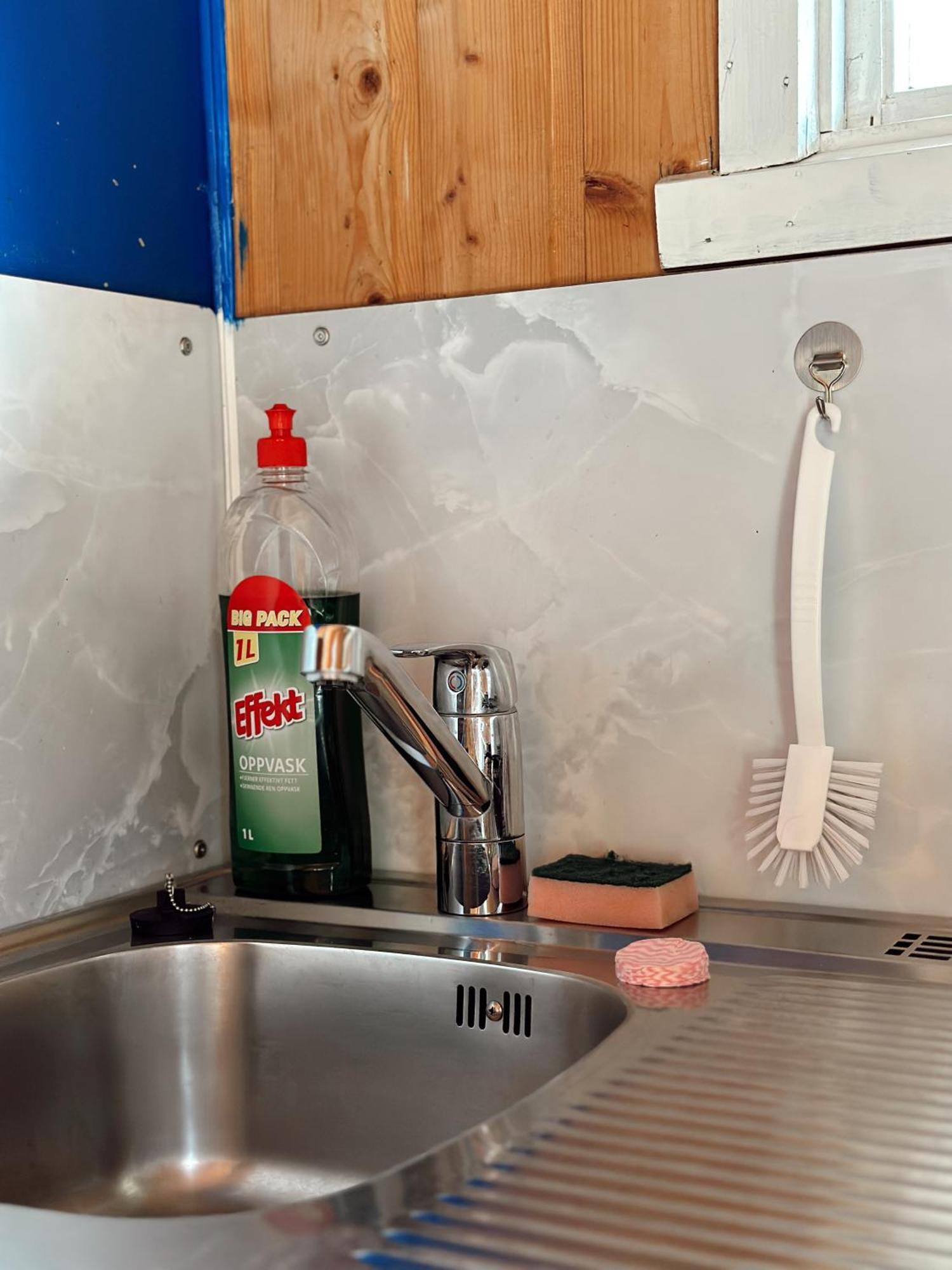 Loken Camping - Trivelig Og Idyllisk Ved Vannet Hotel Olden Exterior foto