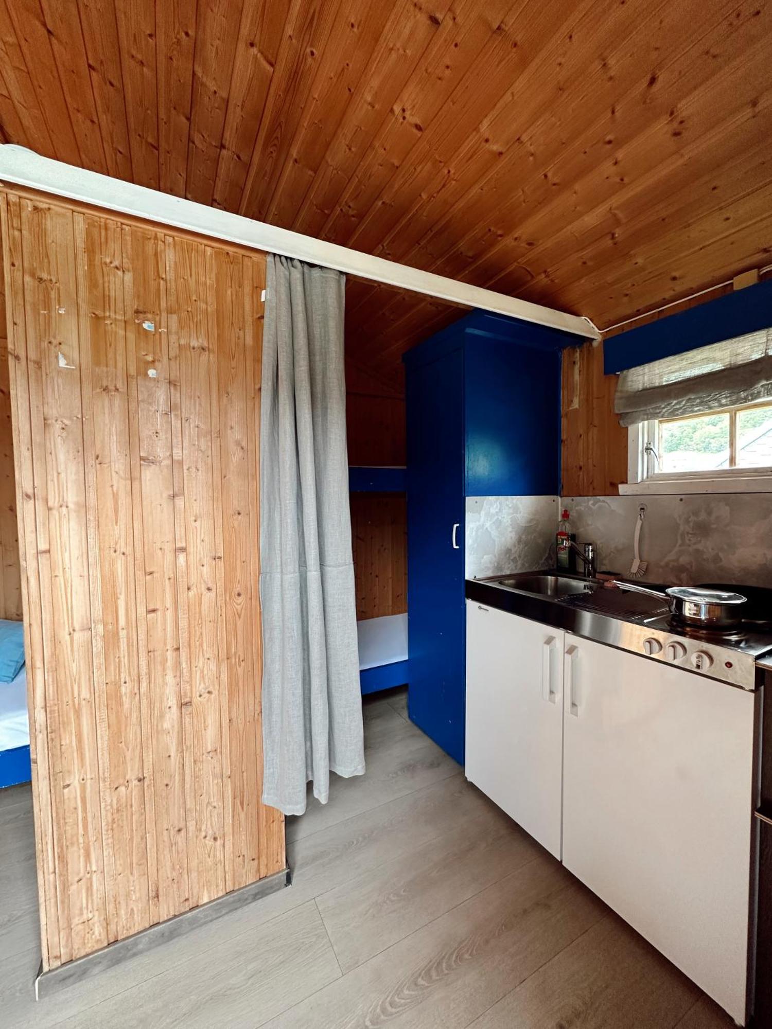 Loken Camping - Trivelig Og Idyllisk Ved Vannet Hotel Olden Exterior foto